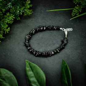 kristalai-papuosalai-is-kristalu-apyrankes-is-kristalu-apyranke-is-turmalino-cipsu