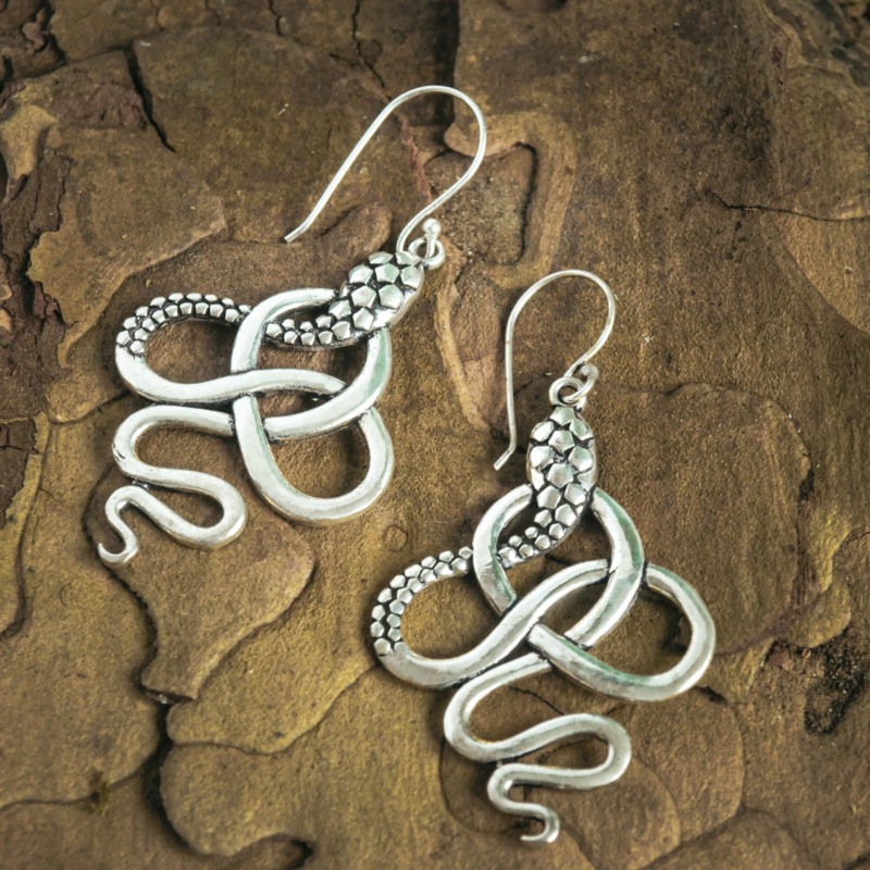 indiski-papuosalai-papuosalai-is-zalvario-zalvariniai-auskarai-zalvariniai-auskarai-su-gyvate-4