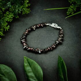 kristalai-papuosalai-is-kristalu-apyrankes-is-kristalu-apyranke-is-granato