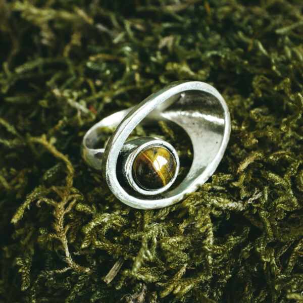 indiski-papuosalai-zalvariniai-papuosalai-zalvariniai-ziedai-zalvarinis-ziedas-su-kristalu-31-tigro-akis