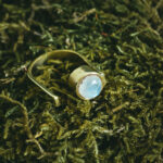 indiski-papuosalai-zalvariniai-papuosalai-zalvariniai-ziedai-zalvarinis-ziedas-su-kristalu-32-menulio-akmuo