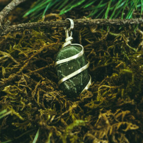 kristalai-pakabukai-is-kristalu-avantiurino-pakabukas