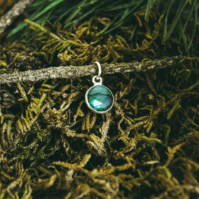 kristalai-pakabukai-is-kristalu-labradorito-pakabukas-