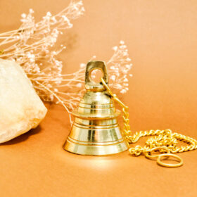 namu-dekoras-varpeliai-zalvarinis-varpelis-su-grandinele