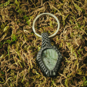 kristalai-raktu-pakabukai-su-kristalais-labradorito-raktu-pakabukas-6