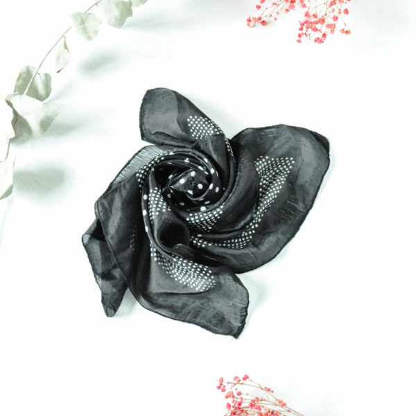 aksesuarai-šaliai-šalikai-skaros-šilkinė-skarelė-12