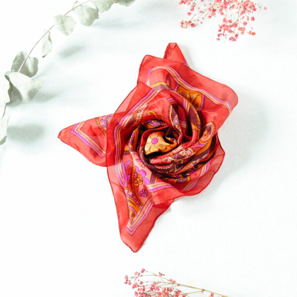 aksesuarai-šaliai-šalikai-skaros-šilkinė-skarelė-9