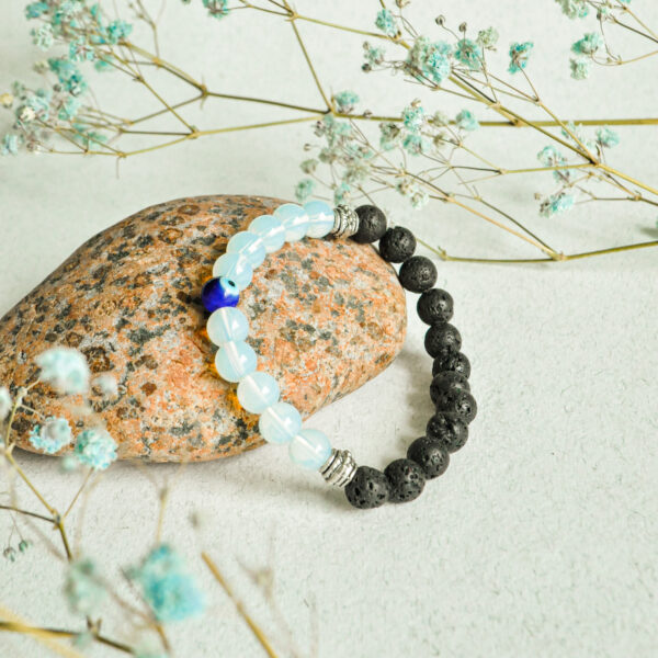 kristalai-papuosalai-is-kristalu-apyrankes-is-lavos-ir-opalito-apyranke