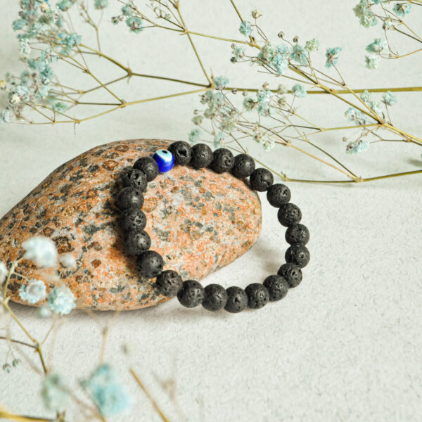 kristalai-papuosalai-is-kristalu-apyrankes-is-lavos-ir-turkiskos-akies-apyranke