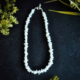 kristalai-kristalu-papuosalai-kristalu-veriniai-vaivorykstinio-menulio-akmens-cipsu-verinys