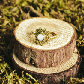 indiski-papuosalai-zalvariniai-papuosalai-zalvariniai-ziedai-zalvarinis-ziedas-su-kristalu-74-vaivorykstinis-menulio-akmuo