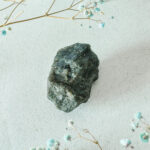 kristalai-neapdirbti-kristalai-neapdirbtas-labradoritas-10-2