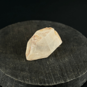 kristalai-neapdirbti-kristalai-neapdirbtas-kalnu-kristolas-2024-1