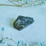 kristalai-neapdirbti-kristalai-neapdirbtas-labradoritas-3