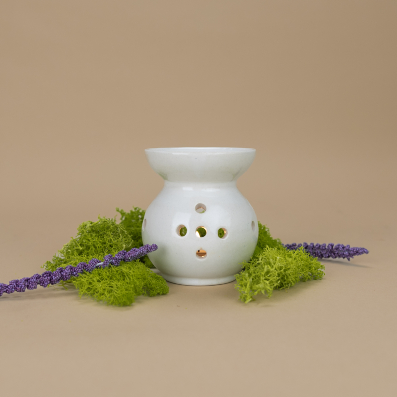 indiski-kvapai-aromatiniai-aliejai-keramikine-aliejaus-garinimo-lempa-balta-2