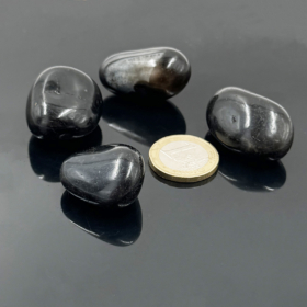 kristalai-kiseniniai-kristalai-juodas-oniksas