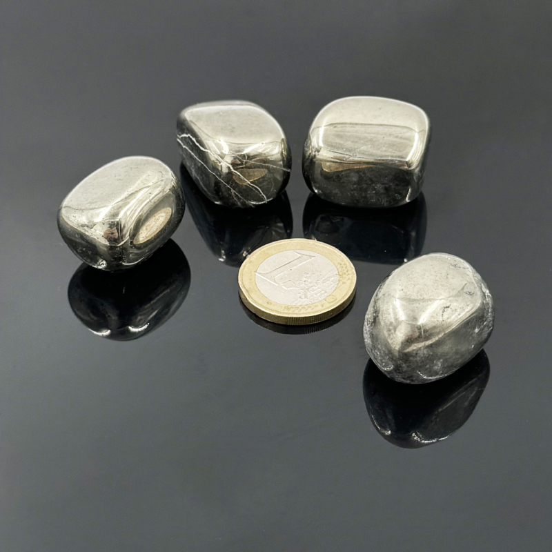 kristalai-kiseniniai-kristalai-pirito-kubeliai