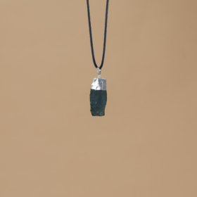 kristalai-kristalu-papuosalai-kristalu-pakabukai-2024-avantiurino-pakabukas-2