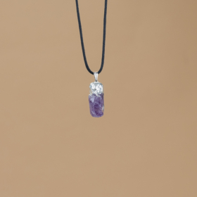 kristalai-kristalu-papuosalai-kristalu-pakabukai-2024-ametisto-pakabukas-2