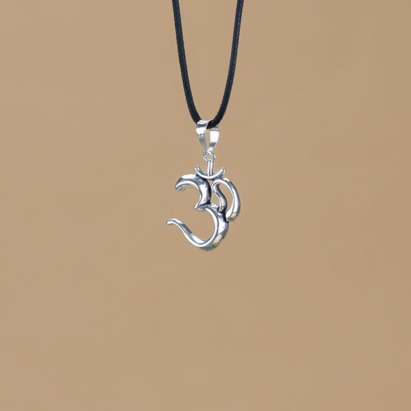 papuosalai-is-indijos-papuosalai-is-zalvario-zalvariniai-pakabukai-zalvarinis-pakabukas-om-2