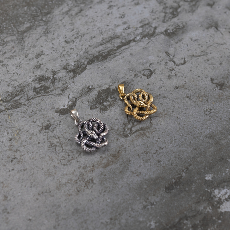 papuosalai-is-indijos-papuosalai-is-zalvario-zalvariniai-pakabukai-zalvarinis-pakabukas-gyvate-0