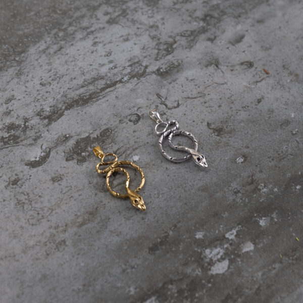 papuosalai-is-indijos-papuosalai-is-zalvario-zalvariniai-pakabukai-zalvarinis-pakabukas-gyvate-2