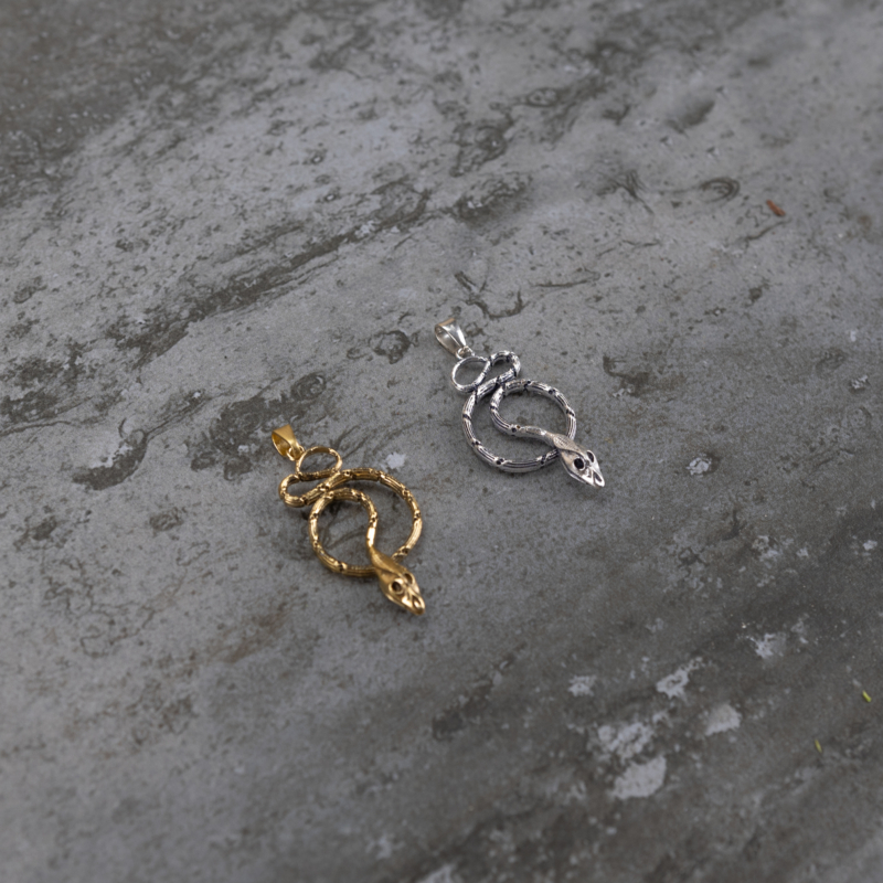 papuosalai-is-indijos-papuosalai-is-zalvario-zalvariniai-pakabukai-zalvarinis-pakabukas-gyvate-2