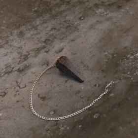 kristalai-kristalu-svytuokles-granato-kristalo-svytuokle-2