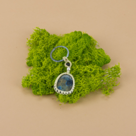 kristalai-raktu-pakabukai-su-kristalais-labradorito-raktu-pakabukas-gruodis-15