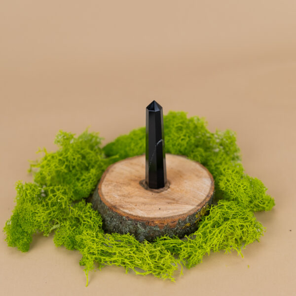 kristalai-dekoratyviniai-kristalai-obsidiano-obeliskas