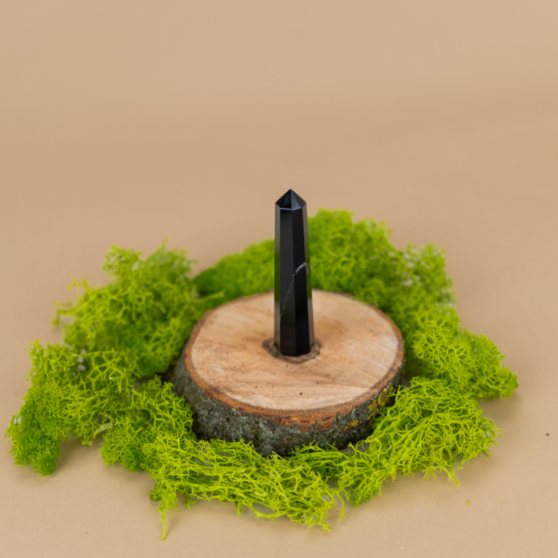 kristalai-dekoratyviniai-kristalai-obsidiano-obeliskas