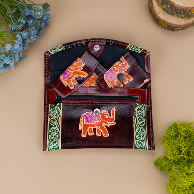 aksesuairai-is-indijos-pinigines-odiniu-piniginiu-komplektas-dramblys-ruda