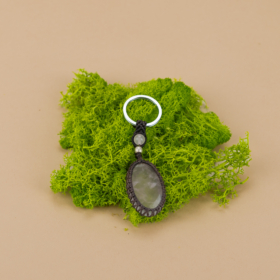 kristalai-raktu-pakabukai-su-kristalais-rozinio-kvarco-raktu-pakabukas-0