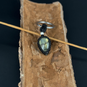 kristalai-raktu-pakabukai-su-kristalais-labradorito-raktu-pakabukas-gruodis-17