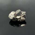 kristalai-neapdirbti-kristalai-neapdirbtas-piritas-zvaizgde-1