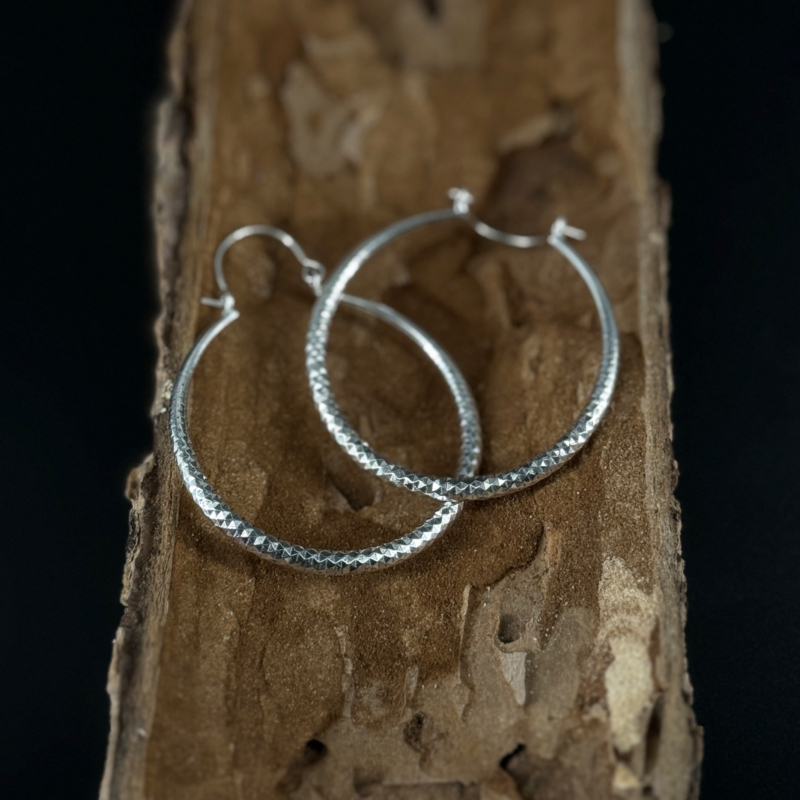 indiski-papuosalai-papuosalai-is-zalvario-zalvariniai-auskarai-zalvariniai-auskarai-2024-rinkes-sidabrine