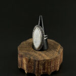 indiski-papuosalai-zalvariniai-papuosalai-zalvariniai-ziedai-zalvarinis-ziedas-su-kristalu-2024-06-18-sidabrine-vaivorykstinis-menulio-akmuo-1