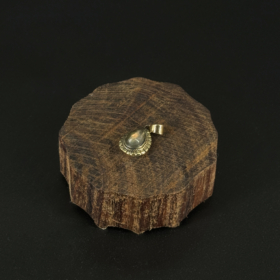 kristalai-papuosalai-su-kristalu-kristalu-pakabukai-pakabukas-2024-06-kristalu-labradoritu-8