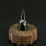 indiski-papuosalai-zalvariniai-papuosalai-zalvariniai-ziedai-zalvarinis-ziedas-su-kristalu-2024-06-12-menulio-akmuo-1