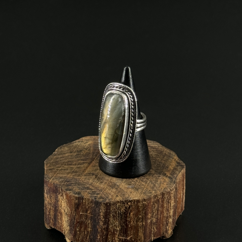 indiski-papuosalai-zalvariniai-papuosalai-zalvariniai-ziedai-zalvarinis-ziedas-su-kristalu-2024-06-14-sidabrine-labradoritas-1