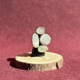 indiski-papuosalai-zalvariniai-apapuosalai-zalvariniai-ziedai-zalvarinis-ziedas-su-neapdirbtu-kristalu-2025-5-5-2