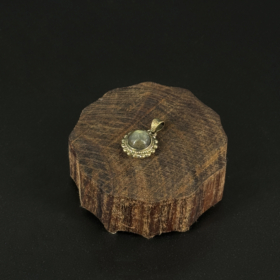 kristalai-papuosalai-su-kristalu-kristalu-pakabukai-pakabukas-2024-06-kristalu-labradoritu-5