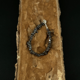 kristalai-papuosalai-is-kristalu-apyrankes-is-kristalu-apyranke-is-hematito-cipsu