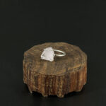 indiski-papuosalai-zalvariniai-papuosalai-zalvariniai-ziedai-zalvarinis-ziedas-su-neapdirbtu-kristalu-2024-06-75-roziniu-kvarcu