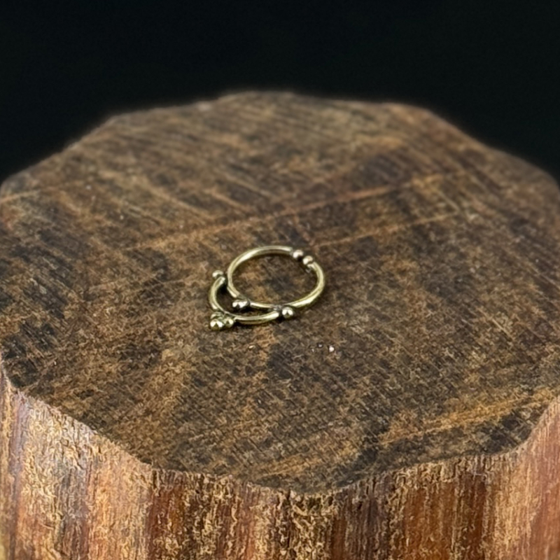 papuosalai-is-indijos-tradiciniai-indu-papuosalai-papuosalas-i-nosi-netikras-septumas-9