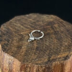 papuosalai-is-indijos-tradiciniai-indu-papuosalai-papuosalas-i-nosi-netikras-septumas-4