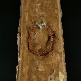 kristalai-papuosalai-is-kristalu-apyrankes-is-kristalu-apyranke-is-saules-akmens-cipsu