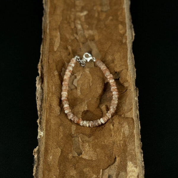 kristalai-papuosalai-is-kristalu-apyrankes-is-kristalu-apyranke-is-saulės-akmens-22