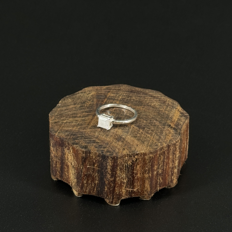 indiski-papuosalai-zalvariniai-papuosalai-zalvariniai-ziedai-zalvarinis-ziedas-su-kristalu-2024-06-22-sidabrine-vaivorykstinis-menulio-akmuo-3