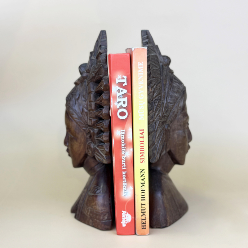 namu-dekoras-medines-dekoracijos-afrikietiska-statulele-knygu-atrameles-3